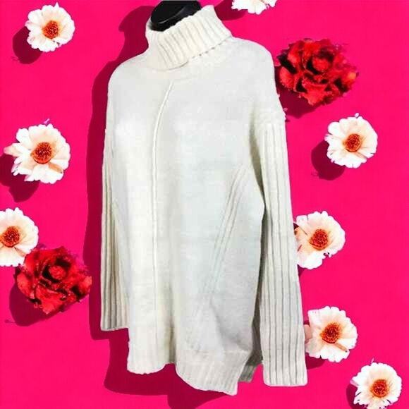 All In Favor Women’s Large Ribbed Turtleneck Sweater Ivory Cream Off White NWT - Picture 1 of 16